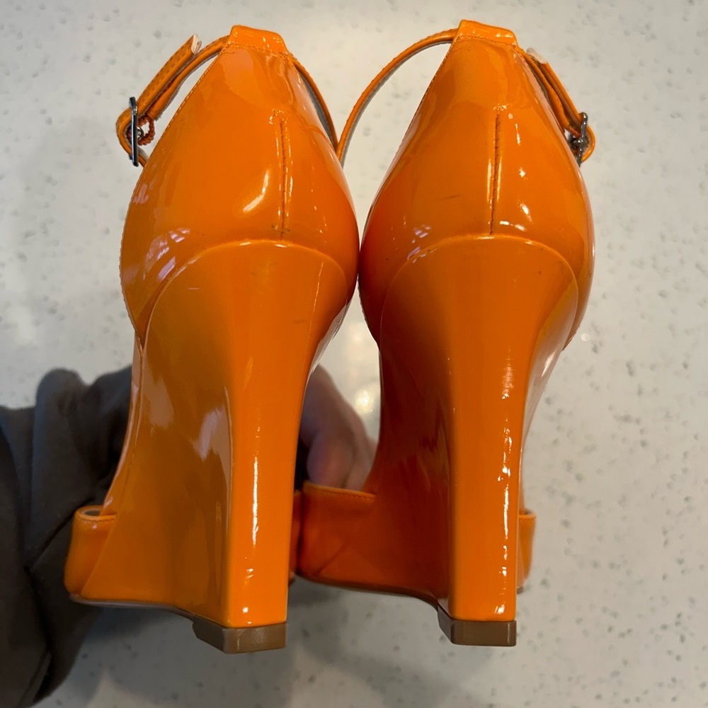 Marc Fisher Orange Wedges - Picture 10 of 13